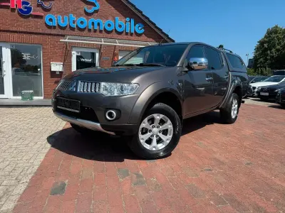 Gebraucht Mitsubishi L200 Intense 178 PS (130 kW) 2014 Braun Pickup