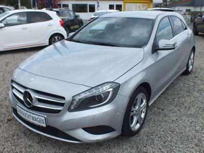 Gebraucht Mercedes A180 90 PS (66 kW) 2015 Silber