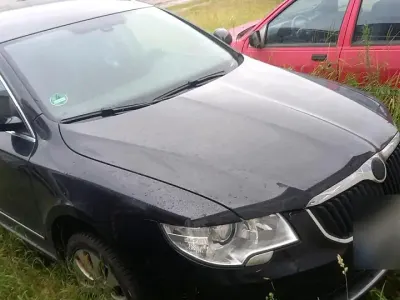 Gebraucht Skoda Superb 170 PS (125 kW) 2010 Schwarz Kombi