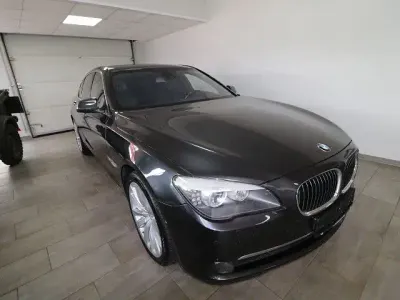 Gebraucht BMW 740 Sport Line 306 PS (225 kW) 2011 Grau Limousine