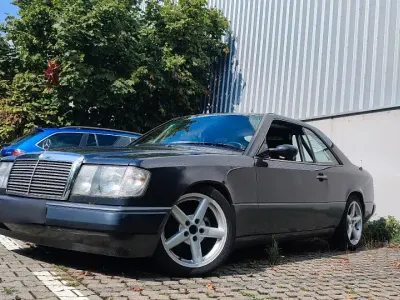 Gebraucht Mercedes E300 188 PS (138 kW) 1989 Grau Coupé