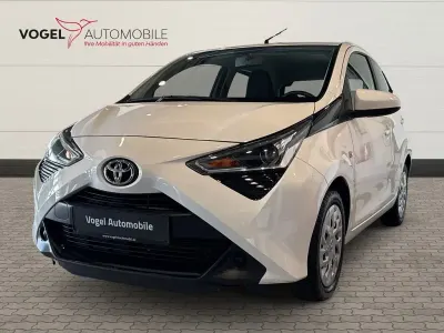 Gebraucht Toyota Aygo X-play 72 PS (52 kW) 2021 Weiß Kleinwagen