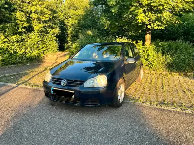 Gebraucht VW Golf V 105 PS (77 kW) 2004 Blau Kleinwagen