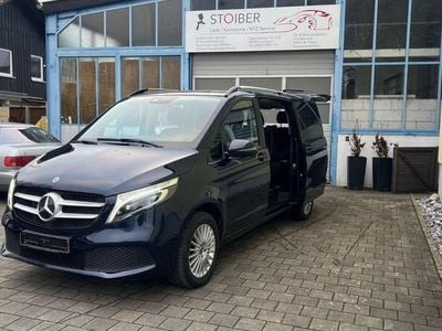 Mercedes V220