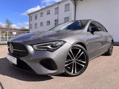 Gebraucht Mercedes CLA200 150 PS (110 kW) 2023 Grau Coupé