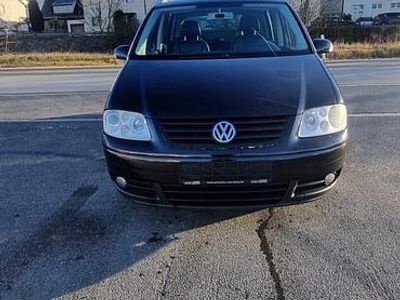 Schwarz Gebraucht 2006 VW Touran Van / Kleinbus | 3.300 € (Fairer Preis)