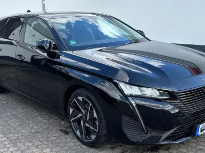 Gebraucht Peugeot 308 SW Allure 131 PS (96 kW) 2022 Schwarz Kombi
