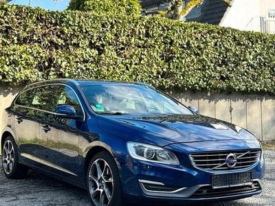 Usata Volvo V60 136 CV (100 kW) 2015 Blu Station wagon