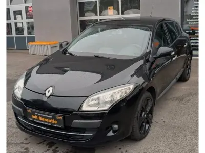 Gebraucht Renault Mégane III Bose Edition 131 PS (96 kW) 2011 Unbekannt (metallic) Limousine