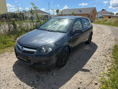 Gebraucht Opel Astra Selection 116 PS (85 kW) 2009 Blau Limousine