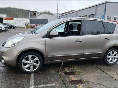 Grau Gebraucht 2011 Nissan Note Tekna Van / Kleinbus | 5.450 € (Etwas zu teuer)