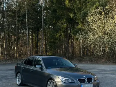 Gebraucht BMW 525 M Sport 177 PS (130 kW) 2005 Grau Limousine