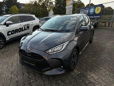 Grau Neu 2025 Toyota Yaris Hybrid Comfort Limousine | 24.990 € (Fairer Preis)