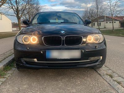 Gebraucht BMW 118 143 PS (105 kW) 2011 Schwarz Kleinwagen