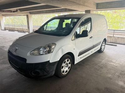 Gebraucht Peugeot Partner 90 PS (66 kW) 2013 Weiß Van / Kleinbus