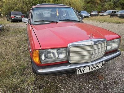 Gebraucht Mercedes 240 65 PS (47 kW) 1973