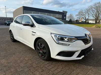 Usata Renault Mégane Life 116 CV (85 kW) 2019 Bianco Berlina
