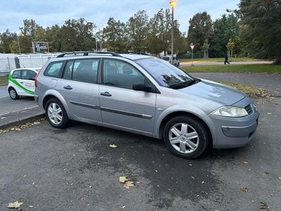 Grau Gebraucht 2004 Renault Mégane GrandTour Kombi | 1.799 €