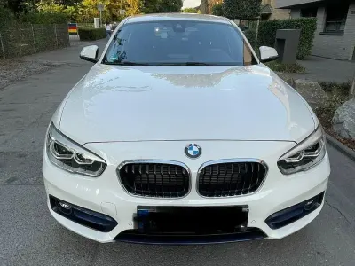 Gebraucht BMW 118 Sport Line 136 PS (100 kW) 2019 Weiß Limousine