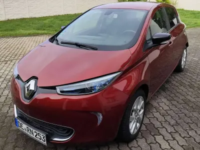 Używany Renault Zoe Life 41 kW (56 KM) 2020 Czerwony Hatchback