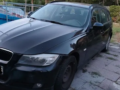Gebraucht BMW 318 143 PS (105 kW) 2011 Schwarz Kombi