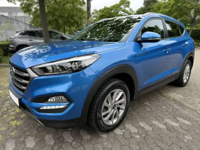 Gebraucht Hyundai Tucson Intro Edition 132 PS (97 kW) 2016 Blau SUV
