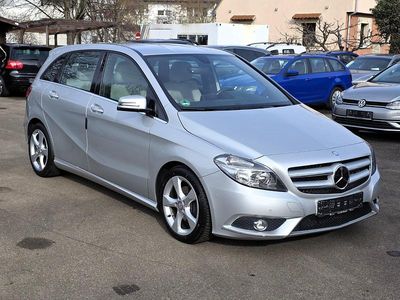 Gebraucht Mercedes B200 Sport 136 PS (100 kW) 2013 Silber Van / Kleinbus