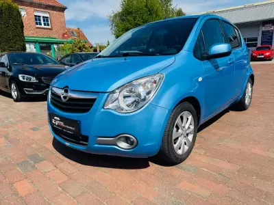 Usado Opel Agila Edition 94 HP (69 kW) 2014 Azul Citadino
