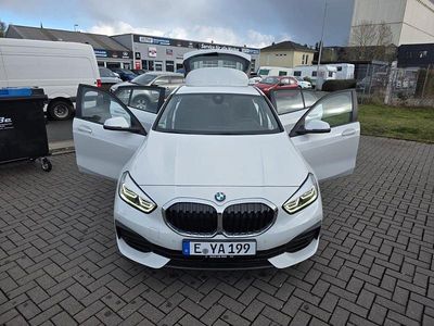 Gebraucht BMW 118 Advantage 136 PS (100 kW) 2021 Weiß Kleinwagen