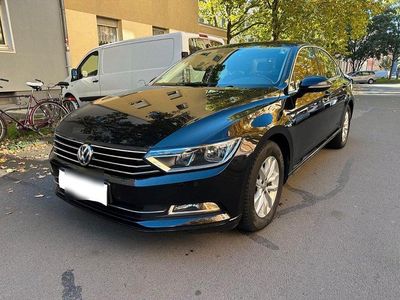 Schwarz Gebraucht 2016 VW Passat Limousine | 15.000 € (Fairer Preis)