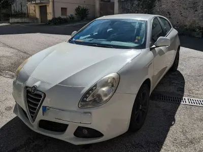 Gebraucht Alfa Romeo Giulietta 105 PS (77 kW) 2013 Kleinwagen