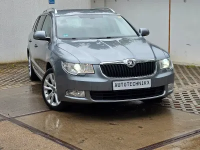 Używany Skoda Superb Elegance 160 KM (117 kW) 2012 Szary Kombi