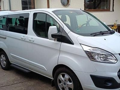 Weiß Gebraucht 2017 Ford Tourneo Van / Kleinbus | 21.950 € (Superpreis)
