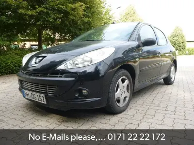 Gebraucht Peugeot 206+ 60 PS (44 kW) 2010 Schwarz Kleinwagen