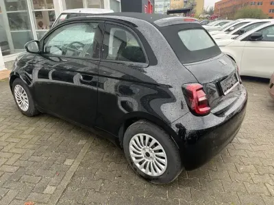 Second-hand Fiat 500e 86 kW (118 CP) 2023 Negru Cabrio
