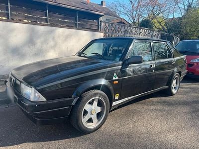 Usata Alfa Romeo 75 120 CV (88 kW) 1991 Nero Berlina
