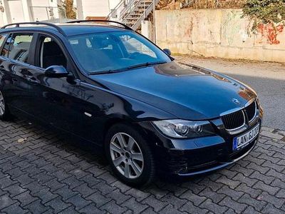 Gebraucht BMW 320 163 PS (119 kW) 2007 Blau Kombi