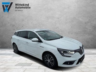 Weiß Gebraucht 2017 Renault Mégane IV Bose Edition Limousine | 10.999 € (Fairer Preis)