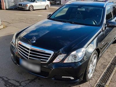Schwarz Gebraucht 2010 Mercedes E200 Avantgarde Kombi | 6.900 € (Guter Preis)