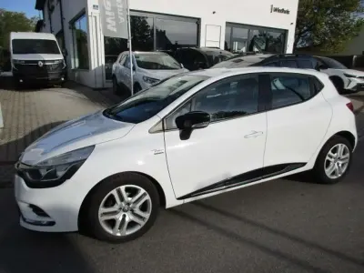 Używany Renault Clio IV LIMITED 73 KM (53 kW) 2016 Biały Hatchback