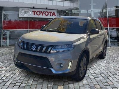 Beige / schwarz Gebraucht 2023 Suzuki Vitara Comfort SUV | 17.290 € (Fairer Preis)