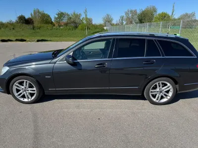 Gebraucht Mercedes C200 Avantgarde 184 PS (135 kW) 2012 Schwarz Limousine