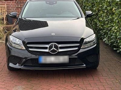 Używany Mercedes C300e 320 KM (235 kW) 2021 Czarny Kombi