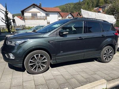 Usata Ford Kuga ST-Line 182 CV (133 kW) 2017 Verde SUV
