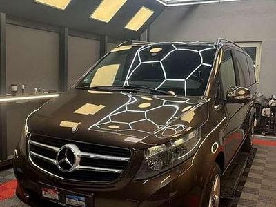 Braun Gebraucht 2015 Mercedes V220 Edition Van / Kleinbus | 33.500 € (Teuer)