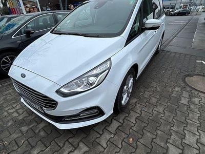Weiß Gebraucht 2023 Ford Galaxy Van / Kleinbus | 27.400 €