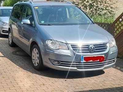 Grau Gebraucht 2008 VW Touran Highline Van / Kleinbus | 5.000 € (Teuer)