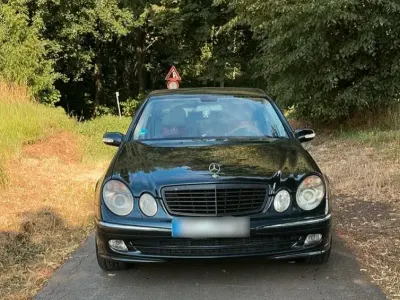 Gebraucht Mercedes E270 177 PS (130 kW) 2003 Andere farben Limousine