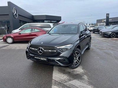 Gebraucht Mercedes GLC300e AMG 204 PS (150 kW) 2023 Metalliclack obsidianschwarz m SUV