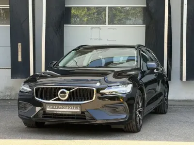 Gebraucht Volvo V60 Core 197 PS (144 kW) 2023 Schwarz Kombi